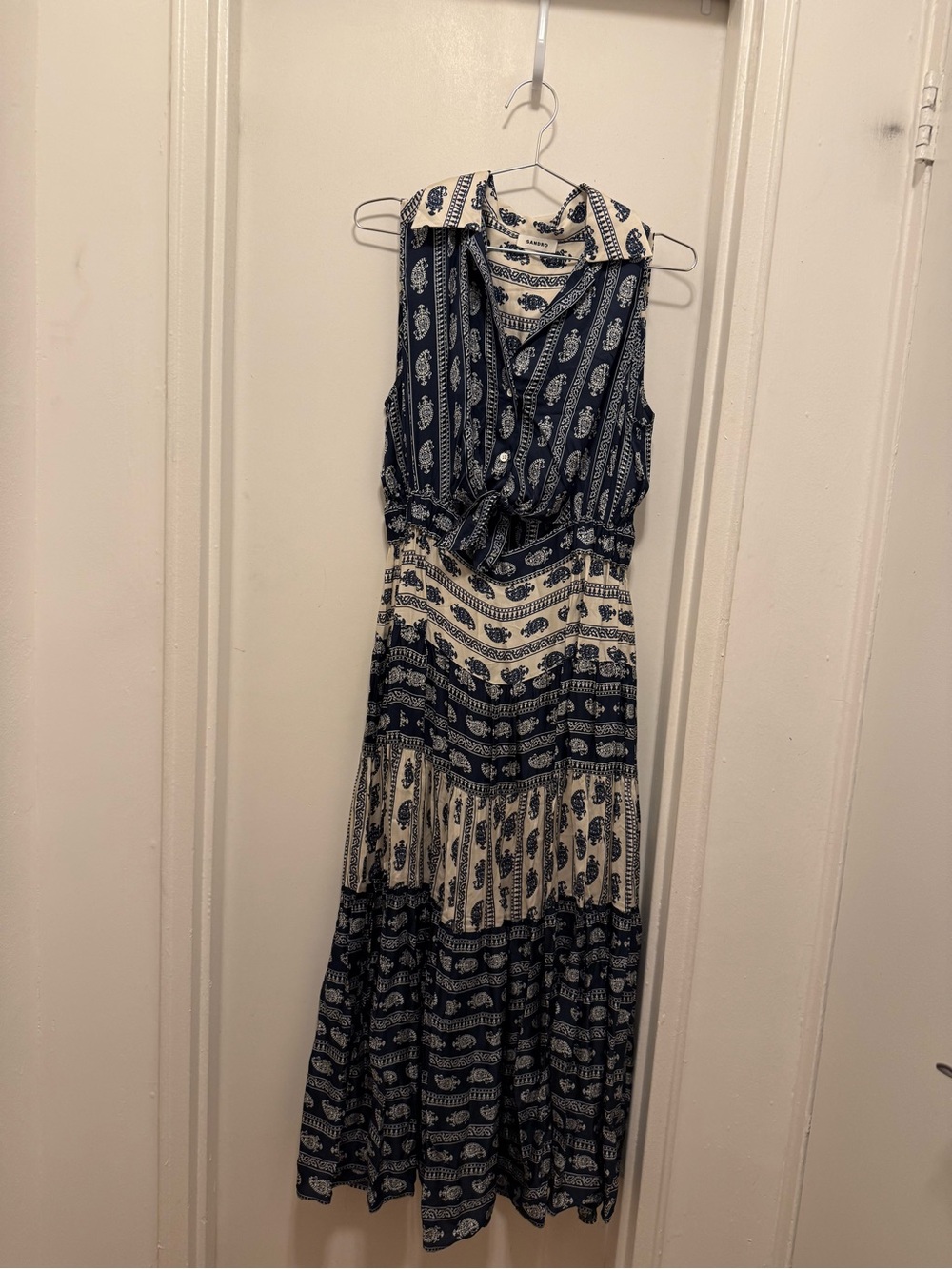 Sleeveless Navy and Cream Patterned Maxi Dress